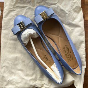 NEW Salvatore Ferragamo Vara Bow Flats - Baby Blue